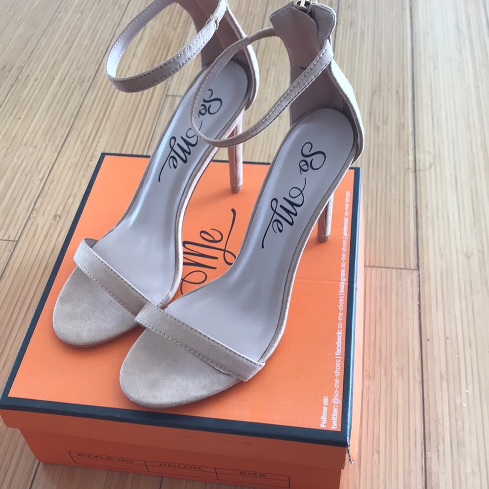 Beige heels
